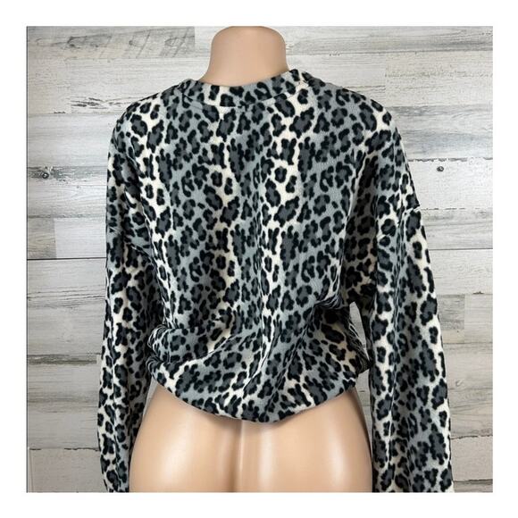 NWT Abound Nordstrom Rack Gray Leopard Cropped Fleece Top Drawstring Medium - Picture 2 of 10